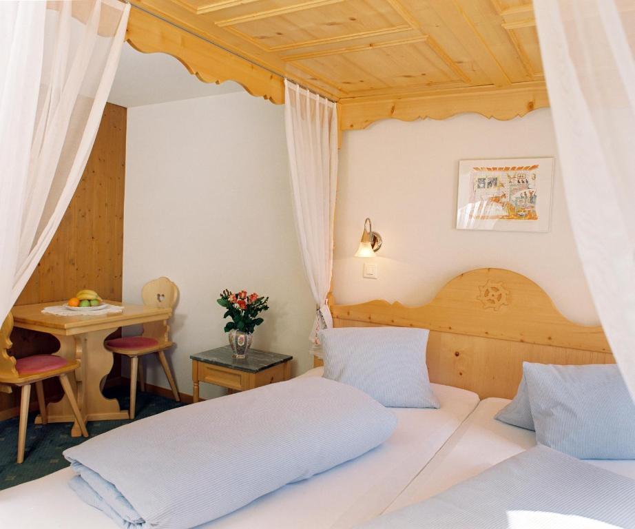 Hotel Alpsu ديسنتس الغرفة الصورة
